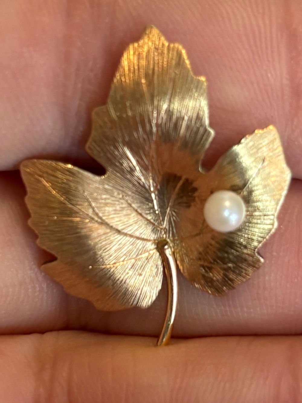 Vintage Krementz Gold Tone Leaf Pearl Brooch